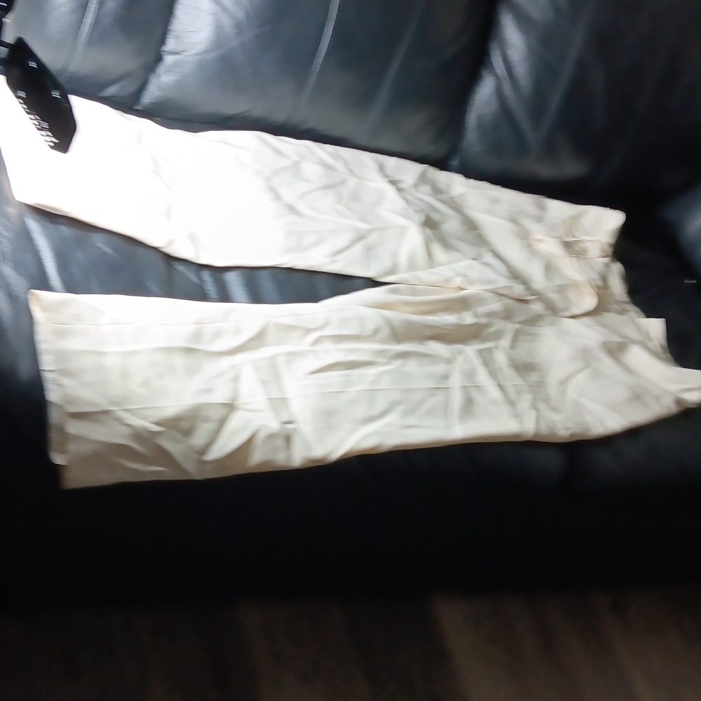 Size 6 felt material white women's pantsuits
